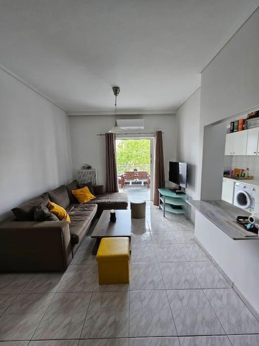 Seaside Apartment - Charlie'S House Халкида Экстерьер фото